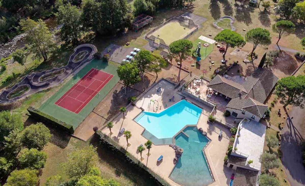 Camping dans le Gard mas de la Cam