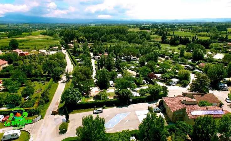 Emplacement de camping dans le Vaucluse