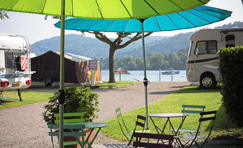 Emplacements de camping sur le lac Majeur en Italie