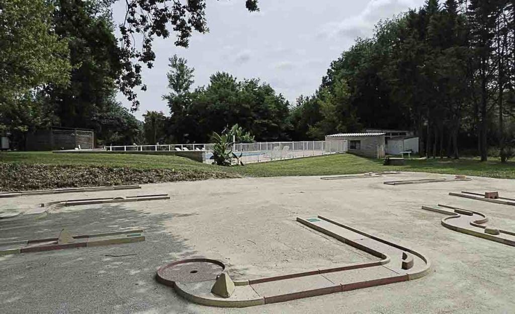 Emplacement de camping dans le Lot