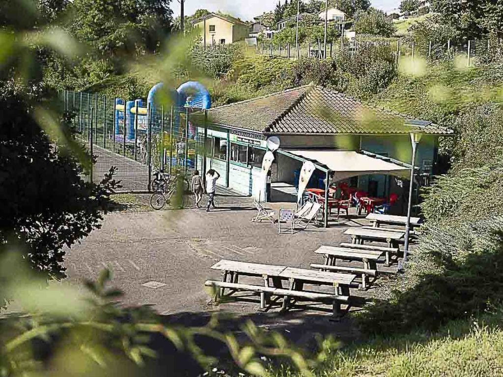 Emplacement de camping dans le Beaujolais