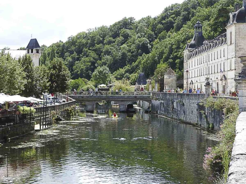 Emplacement de camping en Dordogne la Ripole
