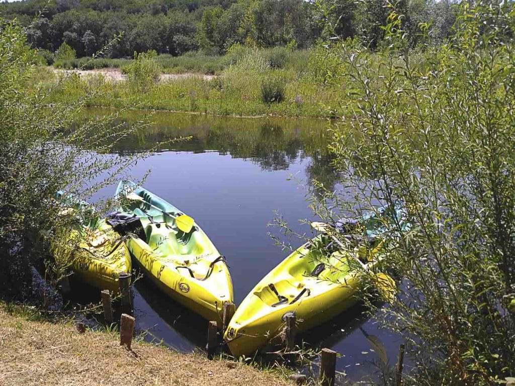 Emplacement de camping dans le Gard à Cornillon