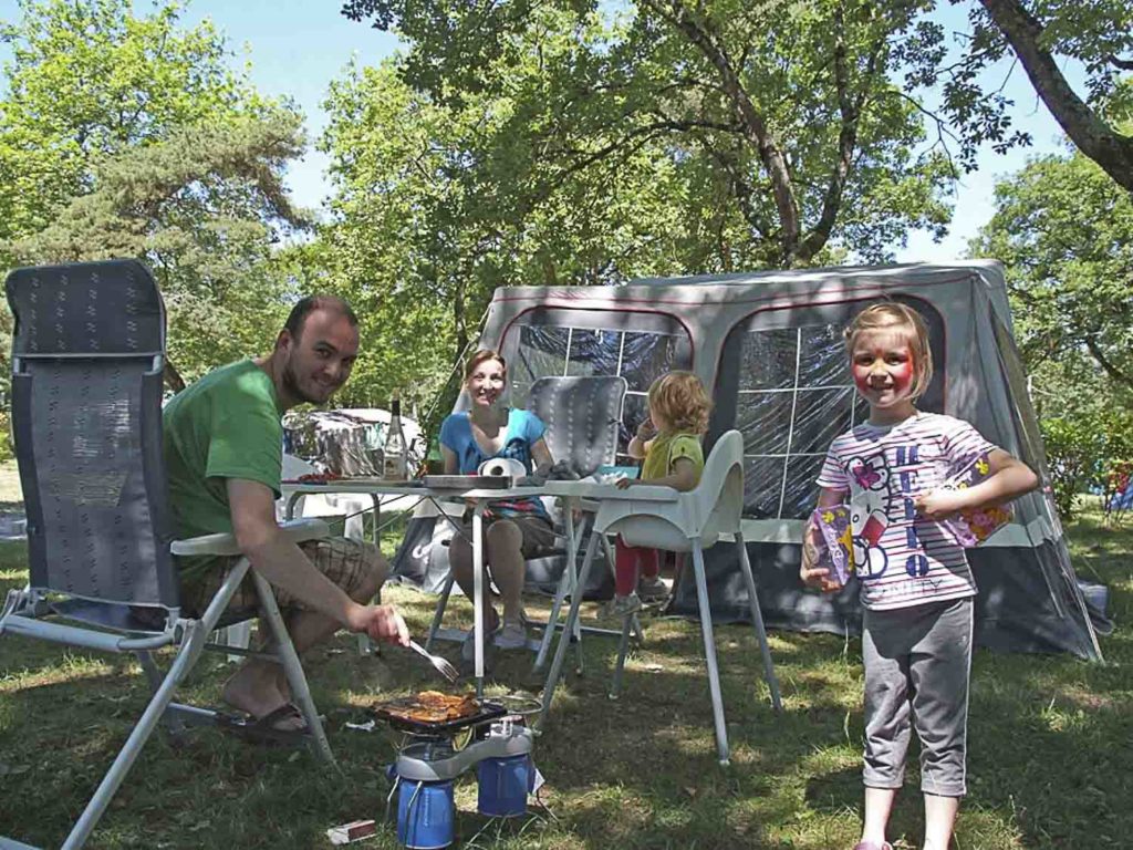 Emplacement de camping sur le lac Léman