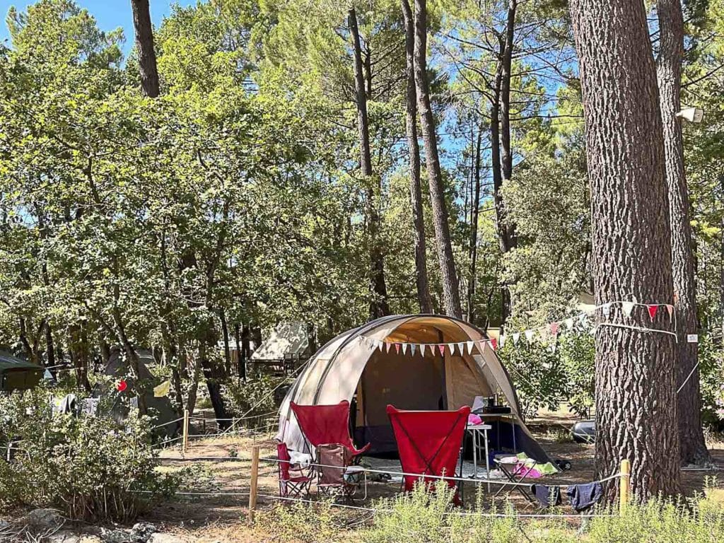 Emplacement de camping dans le Vaucluse