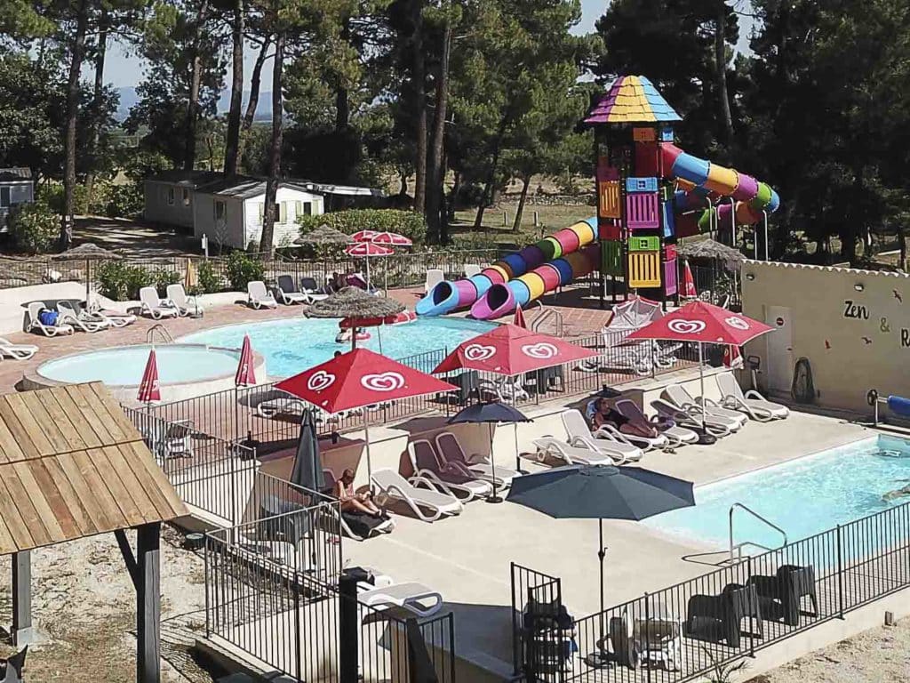Emplacement de camping dans le Vaucluse