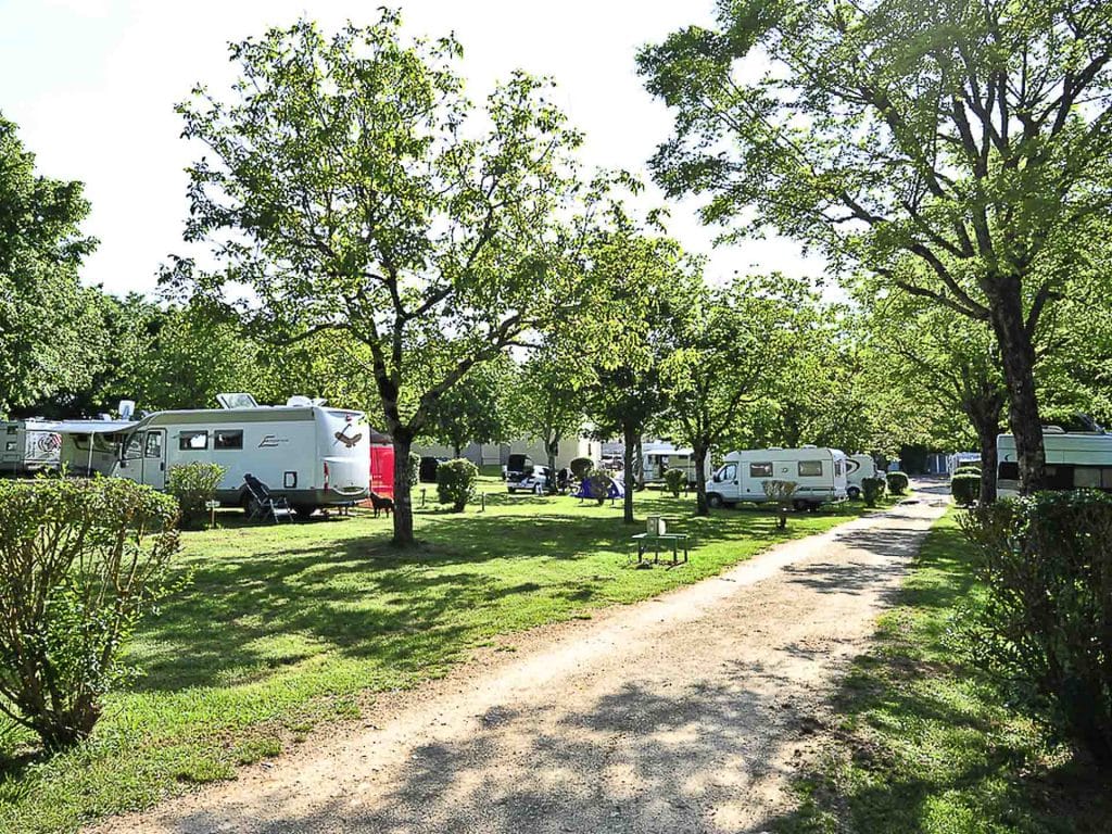 Emplacement de camping dans le Lot