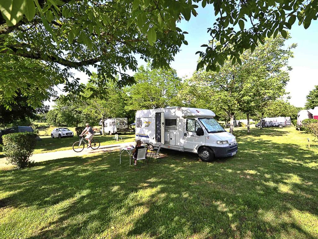 Emplacement de camping dans le Lot